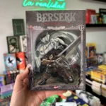 Fotografía de la portada del Manga Berserk Tomo 15 9786075282404