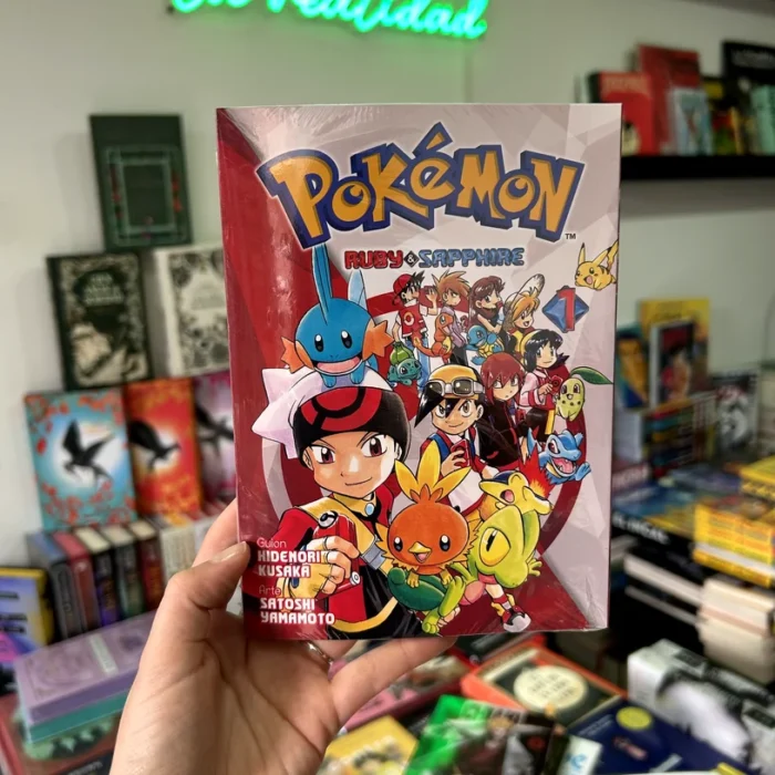 Fotografía de la portada del Manga Pokémon ruby & sapphire Tomo 01 9786076340738